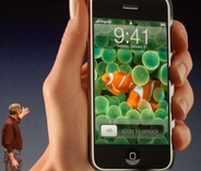 iPhone presentado por Steve Jobs